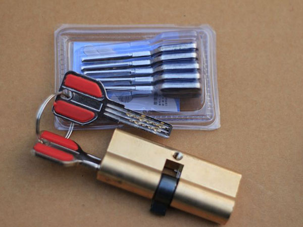 马尔康24小时上门开锁公司